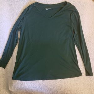 3 Ava ViV tees